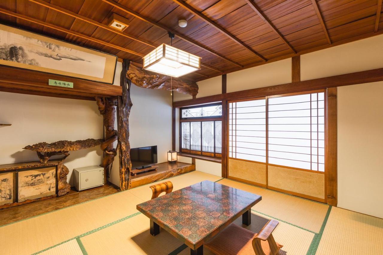Tsuta Onsen Ryokan Товада Экстерьер фото